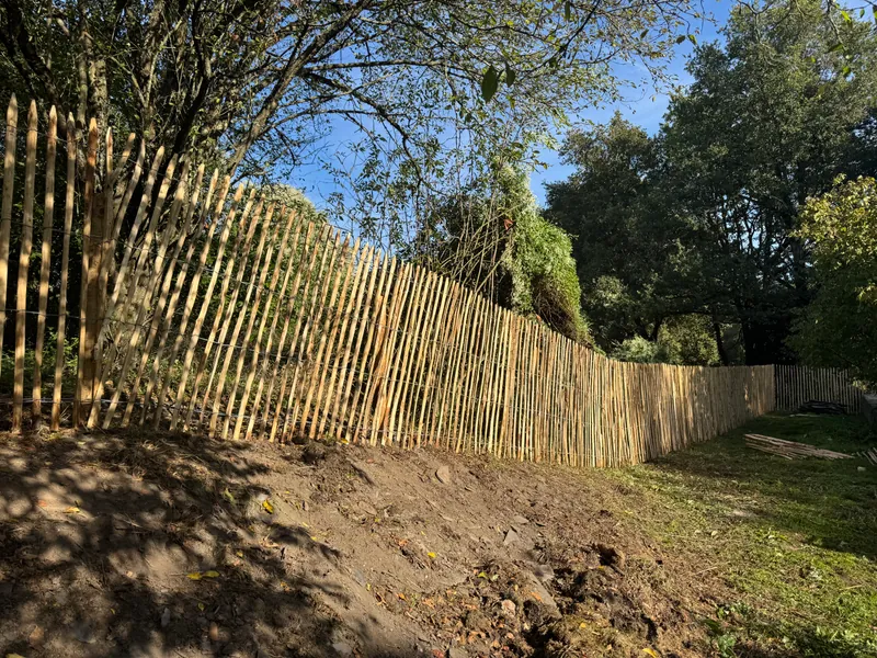Cloture decorative en panneaux rigides installee par Art des Jardins